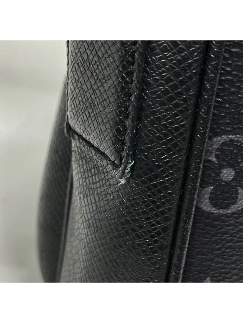 Louis Vuitton Outdoor Messenger PM Shoulder Bag Taigarama Noir